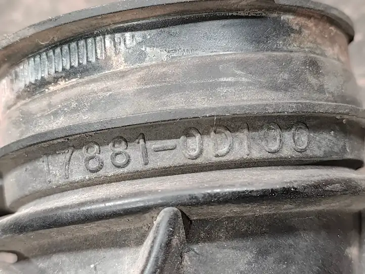 Toyota Avensis T250 (2003 - 2006) 178810D100 Трубка подачи воздуха — фото 3
