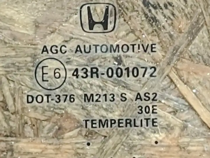 Honda Civic (2006 - 2011) Треугольное стекло кузова — фото 2