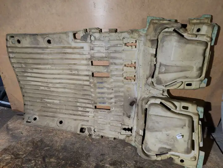 Volkswagen Caddy (2004 - 2010) Задний коврик салона — фото 3