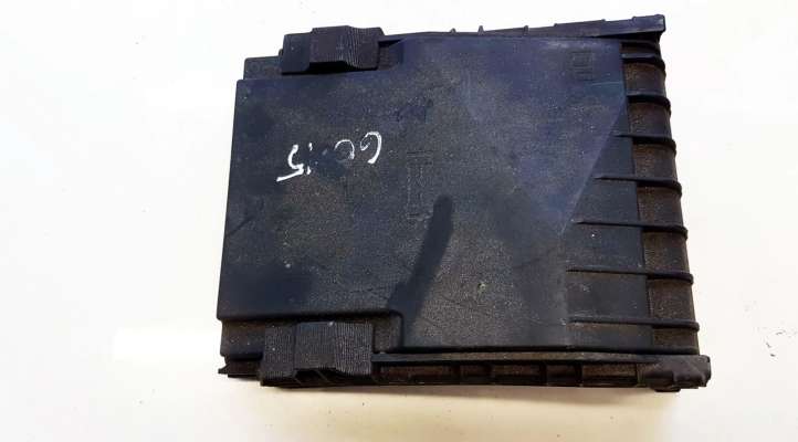 Volkswagen PASSAT B6 (2005 - 2010)  1K0937132F Крышка ящика предохранителей