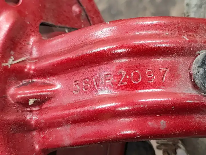 Dodge Caliber (2006 - 2012) 58VRZ097 Крышка топливного бака — фото 3
