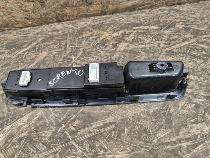 Kia Sorento (2014 - 2017) 935702P310 Кнопка стеклоподъемников — фото 2