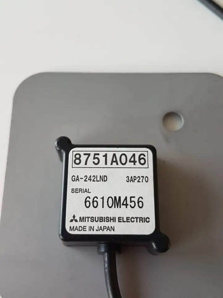 Mitsubishi Outlander (2016 - 2018) 8751A046 GPS антенна — фото 3