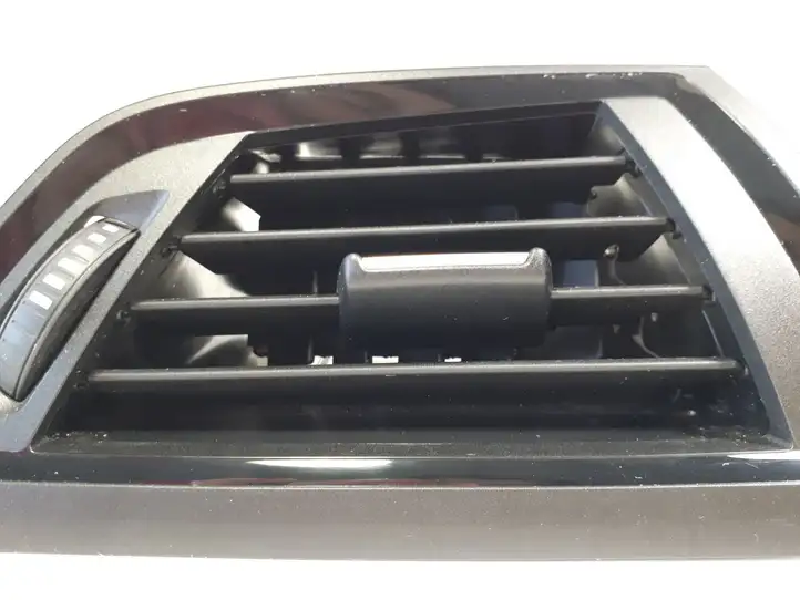 BMW 1 F20 F21 (2011 - 2019) 920535607 Боковой воздушный дефлектор — фото 2