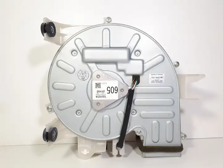 Lexus GS 300 350 430 450h (2007 - 2011) G923030010 электрический вентилятор батареи автомобиля — фото 8