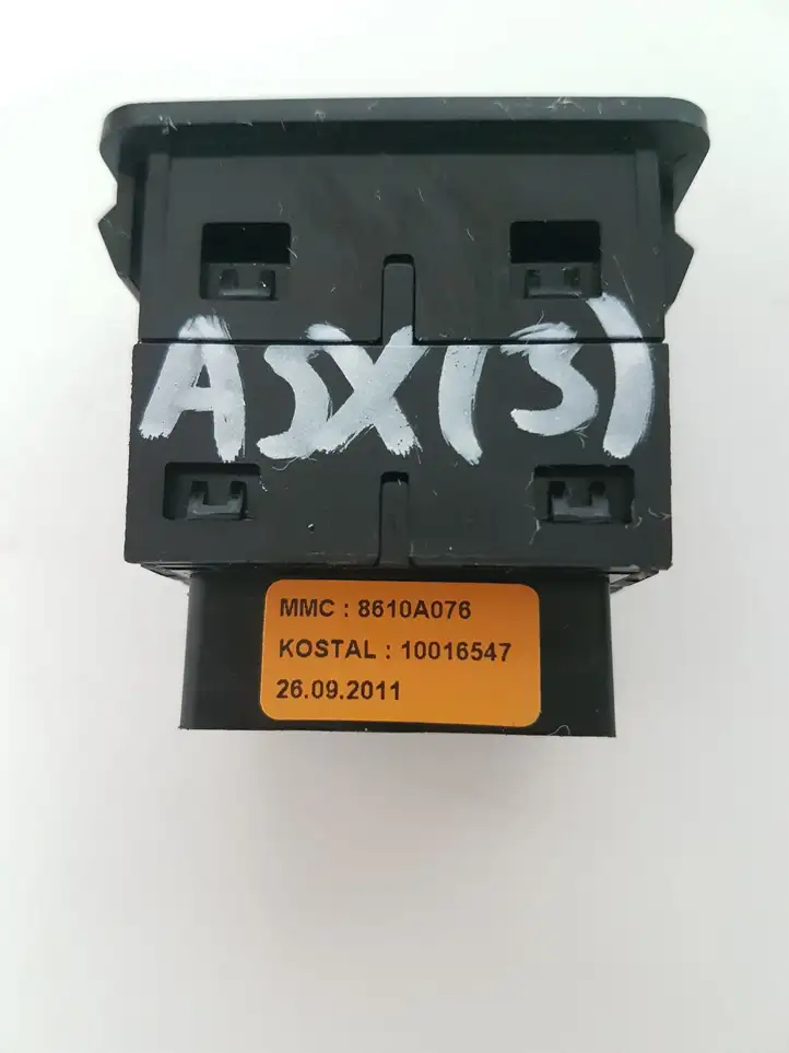Mitsubishi ASX (2010 - 2016) 8610A076 Включатель обогрева — фото 5