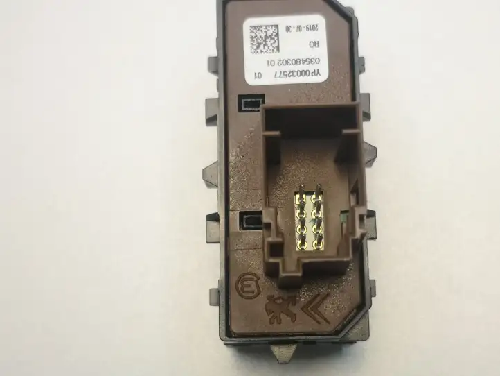 Opel Grandland X (2017 - ) YP00032577 Кнопка парктроника — фото 3