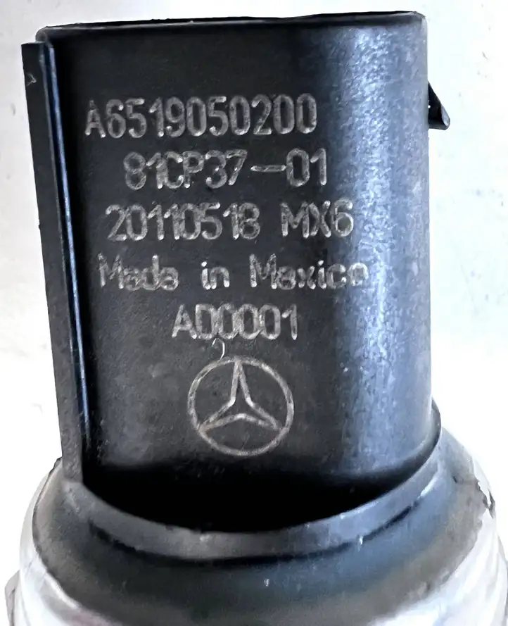 Mercedes-Benz C W204 (2007 - 2014) A6519050200 Датчик давления выхлопных газов — фото 2