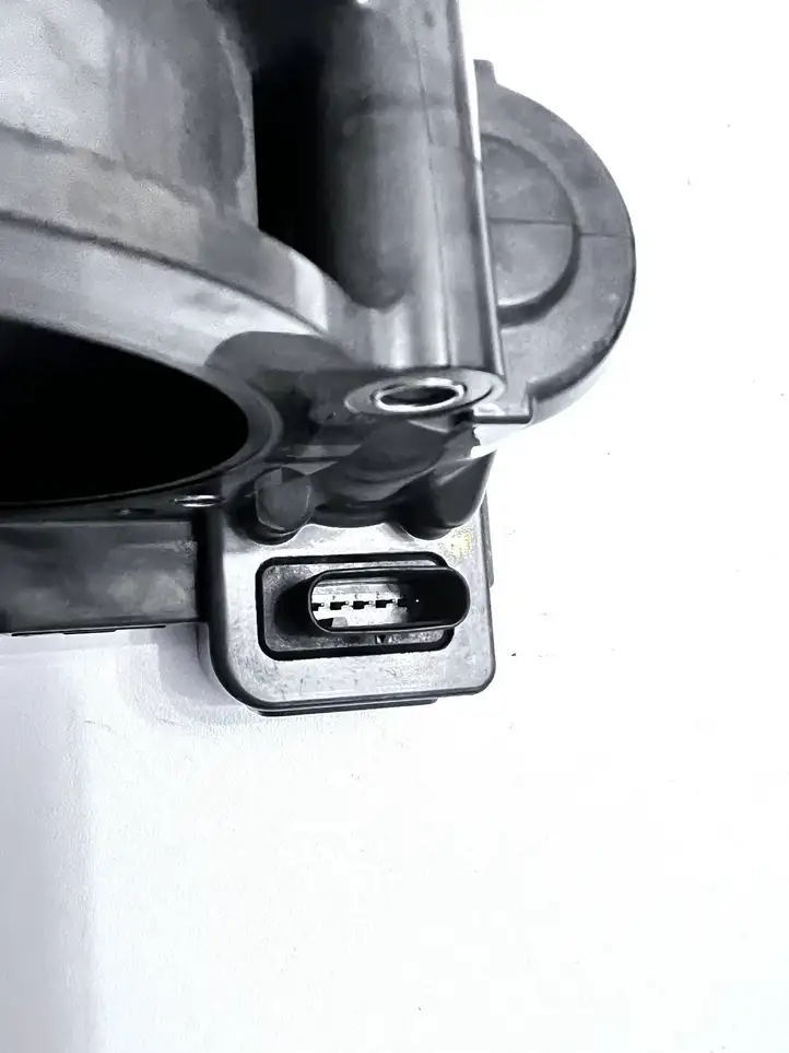 Mercedes-Benz E A207 (2010 - 2017) A6510900470 Дроссельная заслонка — фото 7