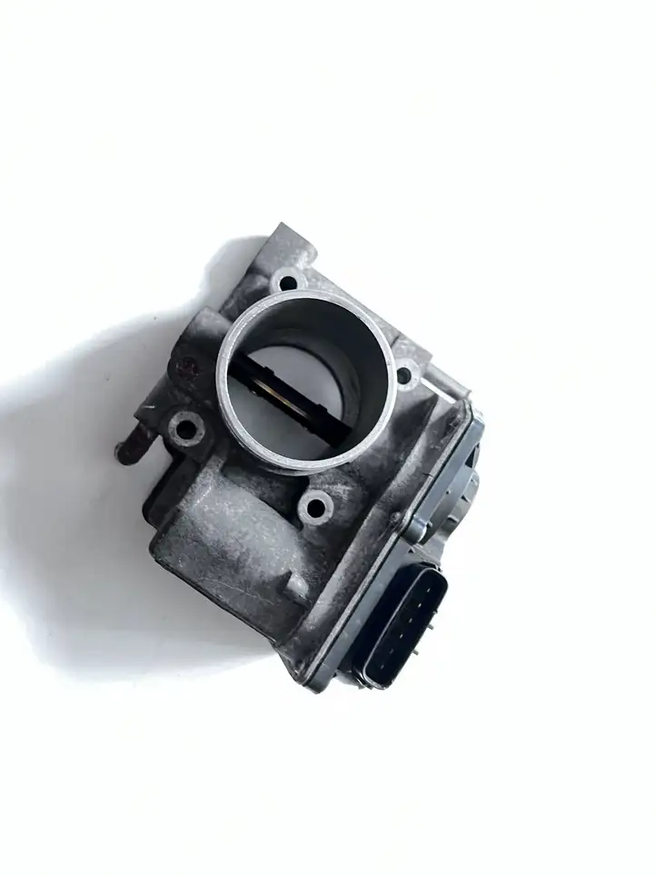 Mazda 3 II (2011 - 2013) R2AA136B0 Дроссельная заслонка — фото 6