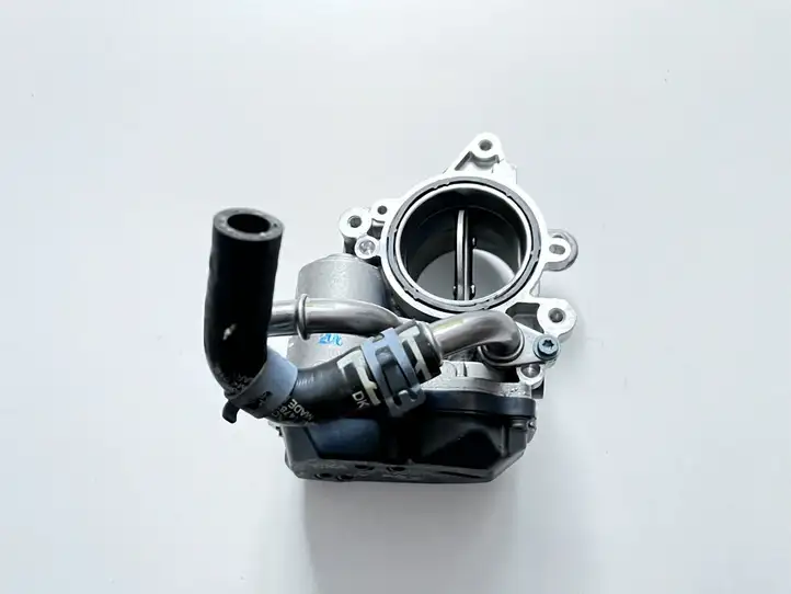 Audi A6 C7 (2014 - 2018) 04L128063T Дроссельная заслонка — фото 5