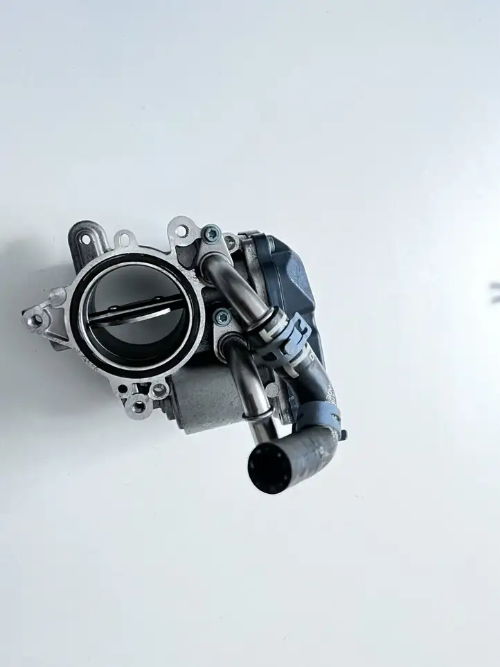 Audi A6 C7 (2014 - 2018) 04L128063T Дроссельная заслонка — фото 7