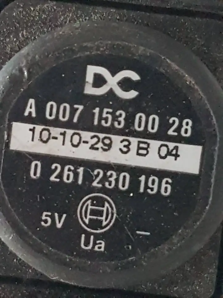 Mercedes-Benz C W204 (2007 - 2014) A0071530028 Датчик давления воздуха впуска — фото 2