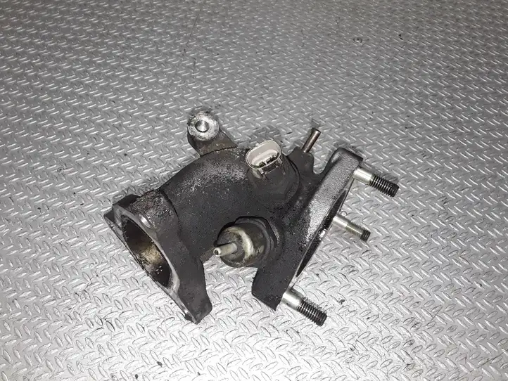 Toyota Corolla Verso E121 (2001 - 2004)   Другая деталь (детали) коллектора выброса