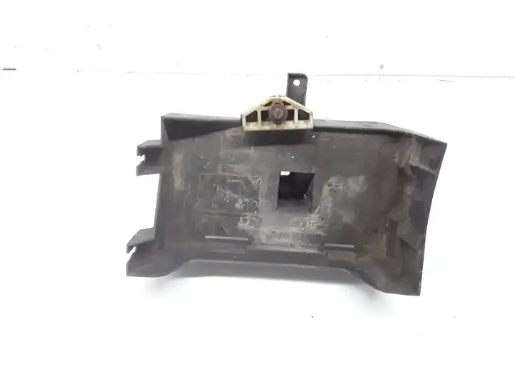 Land Rover Freelander (1997 - 2003)   Платформа крепления аккумулятора