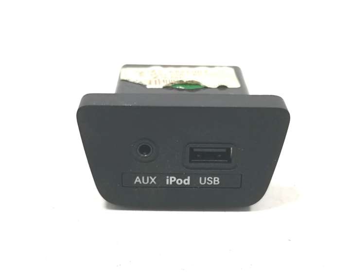 96120A500 Hyundai i30 USB jungtis