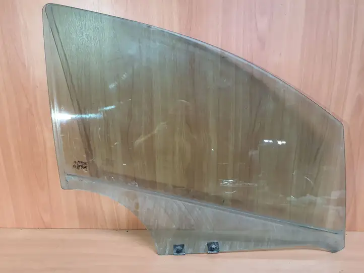 Renault Captur (2013 - 2020)  43R001582 Основное стекло передних дверей (четырехдверного автомобиля)