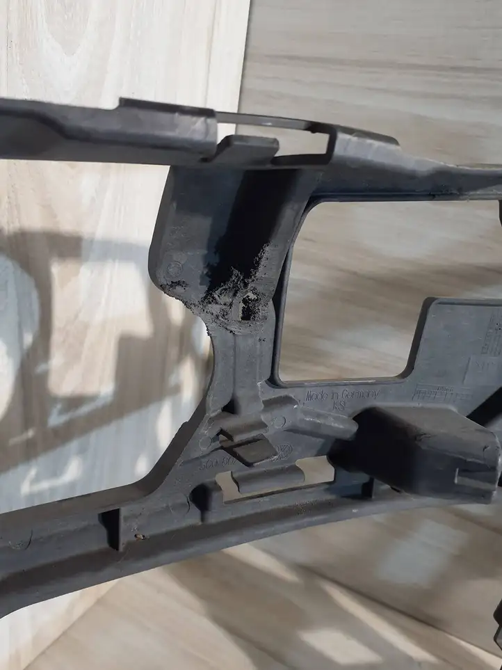 Volkswagen Golf VII (2013 - 2019) 5G0807724D Кронштейн переднего бампера — фото 3