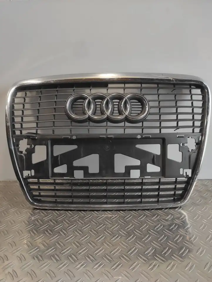 Audi A6 S6 C6 4F (2004 - 2008) 4F0853651 Верхняя решетка радиатора — фото 1
