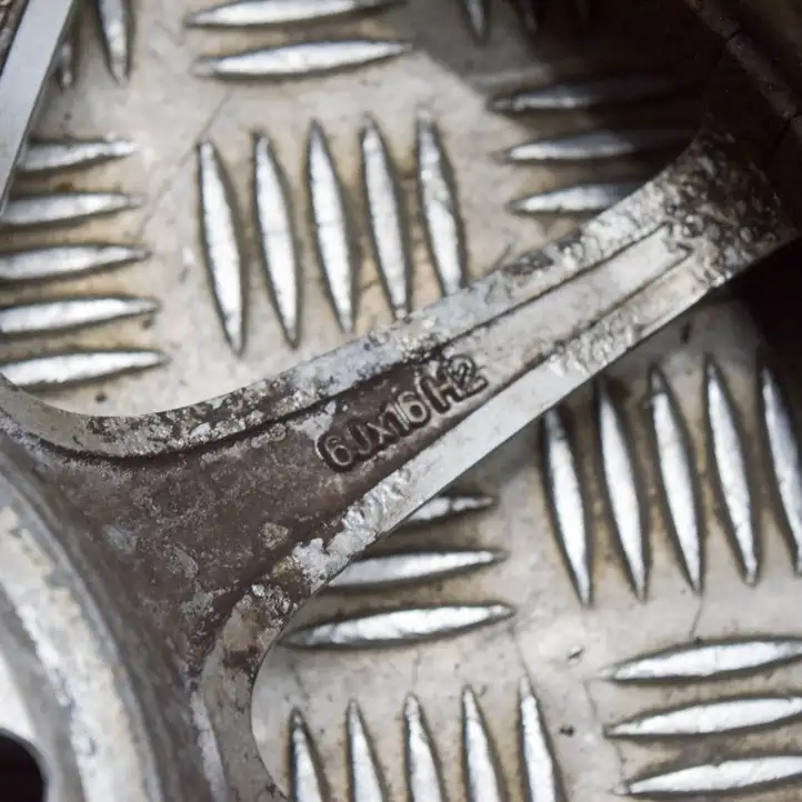 Mercedes-Benz C W203 (2000 - 2007)  A2034016102 Обод (ободья) из углеродного волокна R 20