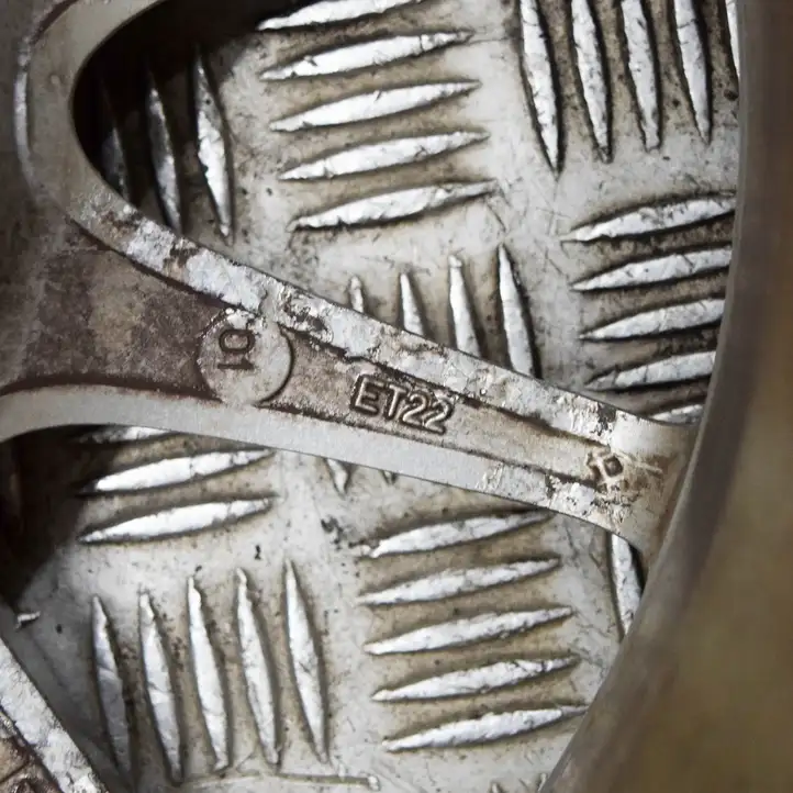 Mercedes-Benz C W203 (2000 - 2007)  A2034016102 Обод (ободья) из углеродного волокна R 20