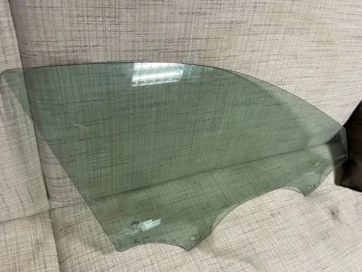 Audi A4 S4 B9 (2015 - 2019) 8W0845202 Стекло передней двери — фото 4
