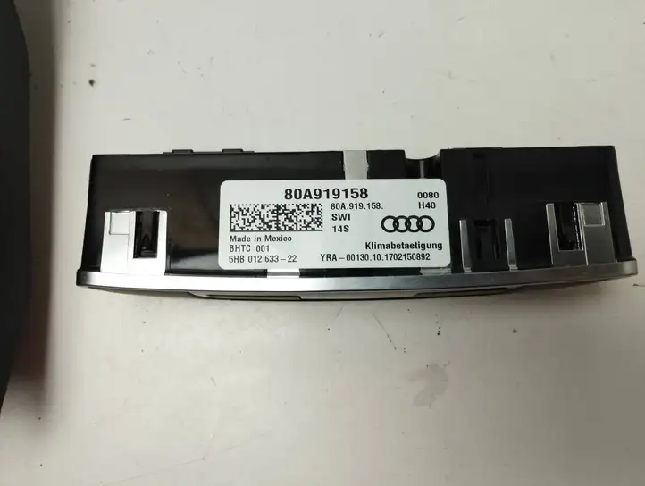 Audi Q5 SQ5 (2017 - ) 80A864376A Прочие детали салона — фото 4