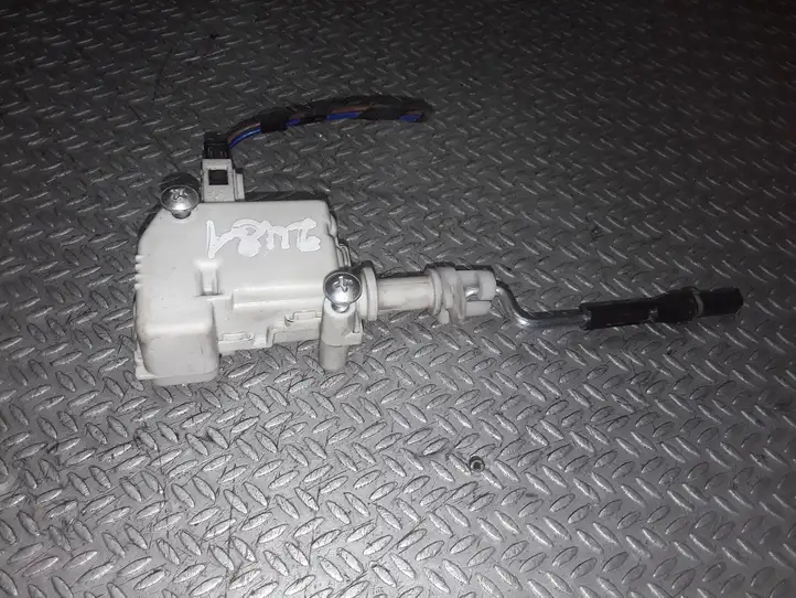 Volkswagen Touran I (2003 - 2010)   Двигатель центрально замка