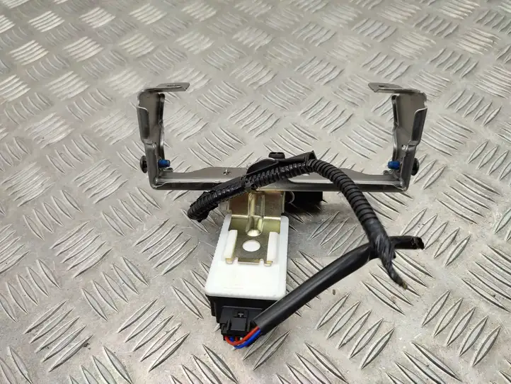 Suzuki Vitara (2014 - 2018)  3716061M11 Датчик ESP (системы стабильности) (датчик курсовой устойчивости))