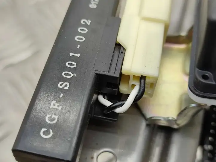 Suzuki Vitara (2014 - 2018)  3716061M11 Датчик ESP (системы стабильности) (датчик курсовой устойчивости))