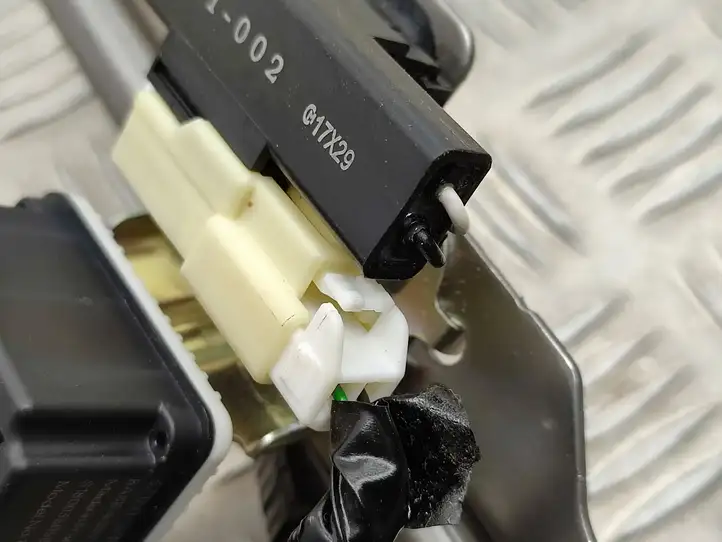 Suzuki Vitara (2014 - 2018)  3716061M11 Датчик ESP (системы стабильности) (датчик курсовой устойчивости))