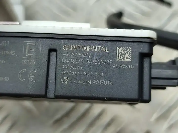 Suzuki Vitara (2014 - 2018)  3716061M11 Датчик ESP (системы стабильности) (датчик курсовой устойчивости))