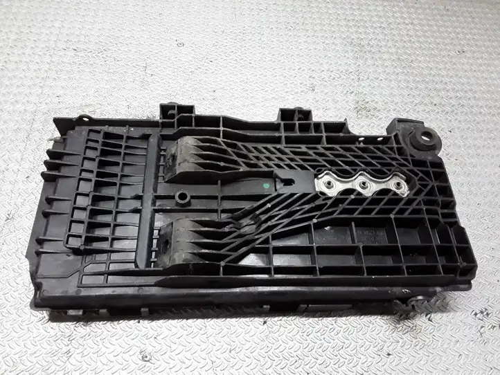 Ford Mondeo MK IV (2007 - 2014) 6G9110723A Площадка аккумулятора — фото 2