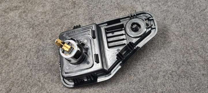 BMW 3 F30 F35 F31 (2012 - 2018)  7462717 12 V гнездо (сзади)