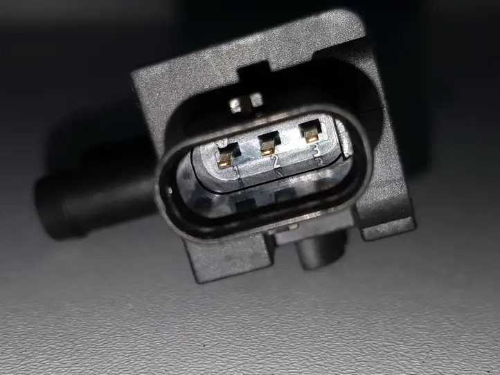 Seat Leon (5F) (2012 - 2019) 04L906051F Датчик давления выхлопных газов — фото 3