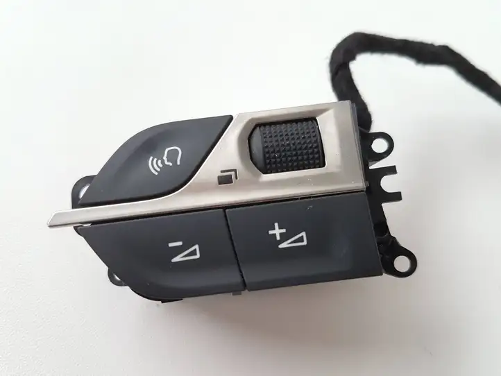 Peugeot 3008 II (2016 - 2023) 9812313777 Кнопки на рулевом колесе — фото 3