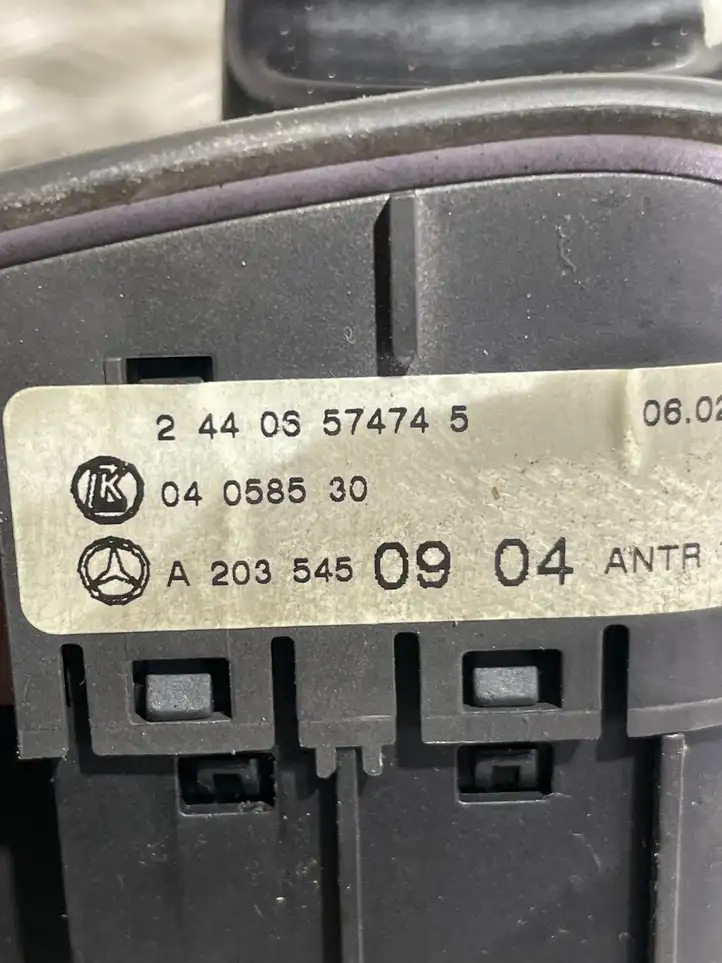 Mercedes-Benz C W203 (2000 - 2007) A2035450904 Включатель фонарей — фото 3