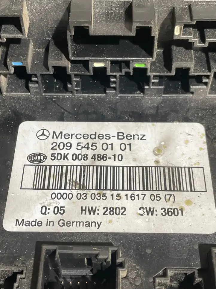 Mercedes-Benz C W203 (2000 - 2007) 2095450101 Блок предохранителей — фото 5
