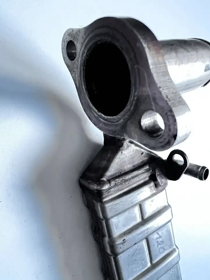 Toyota Land Cruiser (J120) (2002 - 2009) 2560130060 Охладитель клапана EGR — фото 6