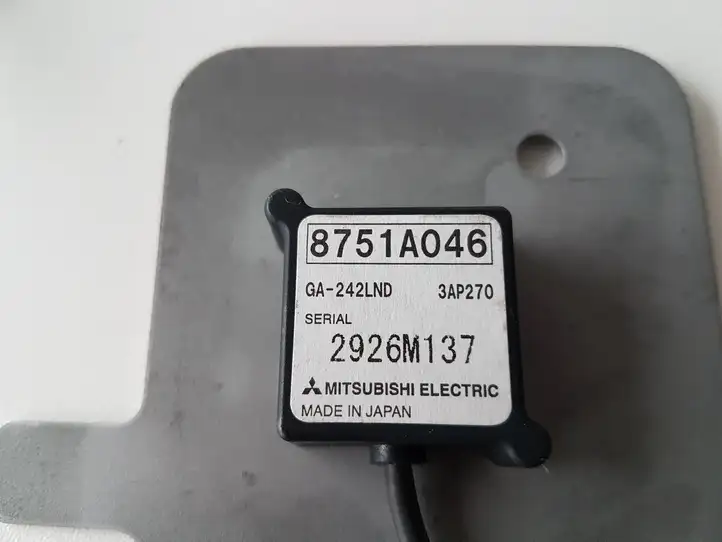 Mitsubishi Outlander (2012 - 2014) 8751A046 GPS антенна — фото 2
