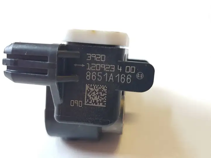 Mitsubishi Outlander (2012 - 2014) 8651A166 Датчик удара SRS — фото 2