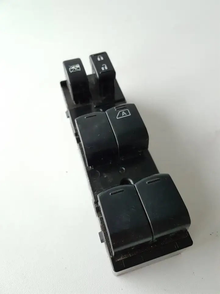 Subaru XV I (2011 - 2018) 83071FJ020 Блок кнопок стеклоподъемников — фото 1