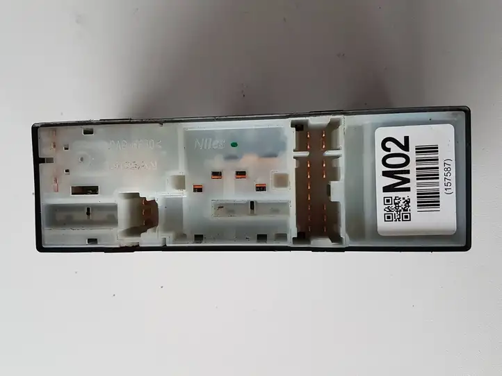 Subaru XV I (2011 - 2018) 83071FJ020 Блок кнопок стеклоподъемников — фото 3