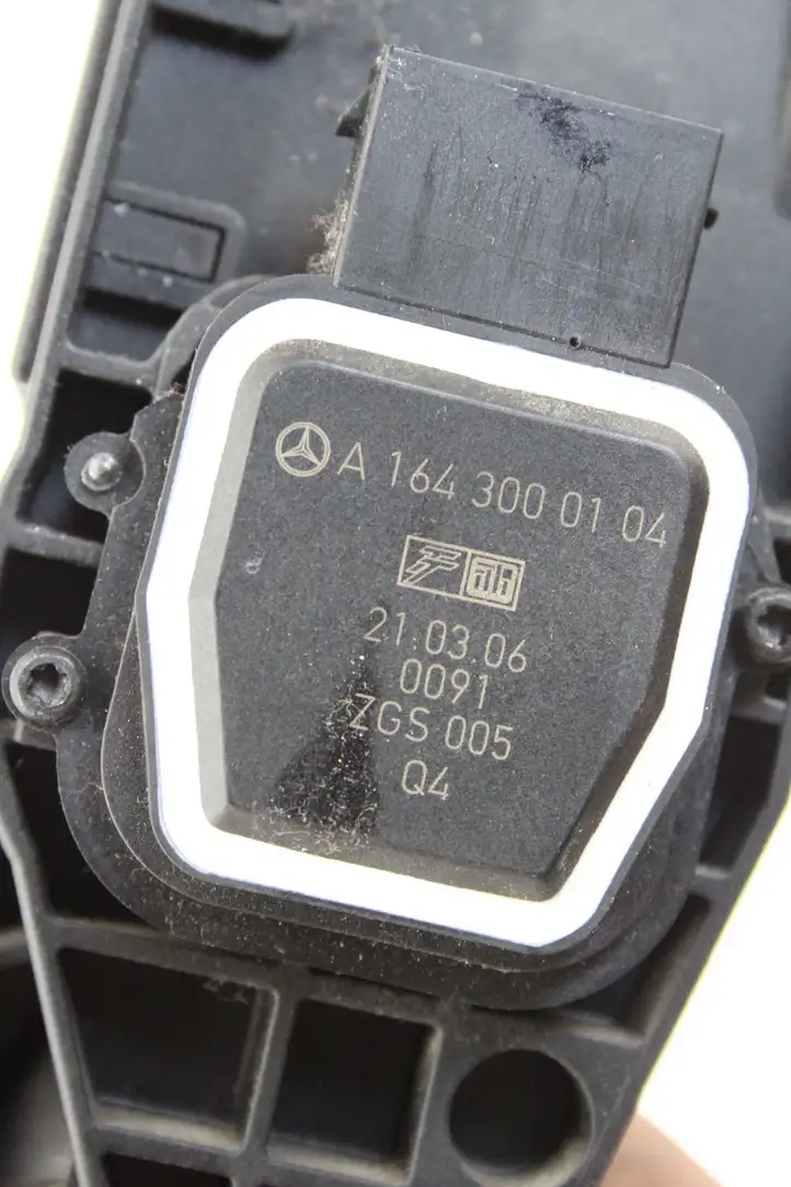 Mercedes-Benz R W251 (2005 - 2013) A1643000104 Педаль акселератора — фото 5
