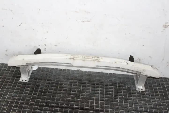 Toyota Prius (XW30) (2009 - 2015) Передняя балка бампера — фото 1