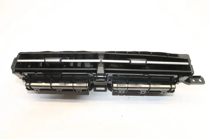 Toyota Prius (XW30) (2009 - 2015) 5567047080 Воздушная решетка панели — фото 1