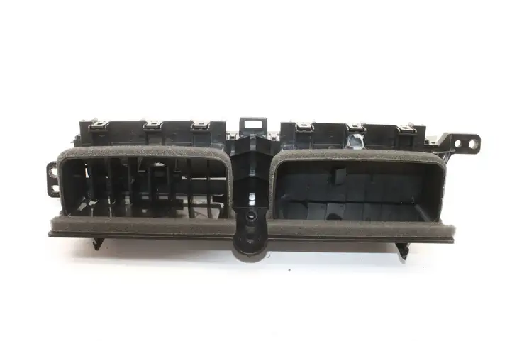 Toyota Prius (XW30) (2009 - 2015) 5567047080 Воздушная решетка панели — фото 3