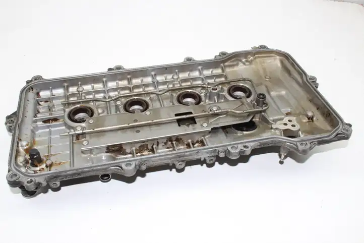 Toyota Prius (XW30) (2009 - 2015) Крышка головки блока цилиндров — фото 1
