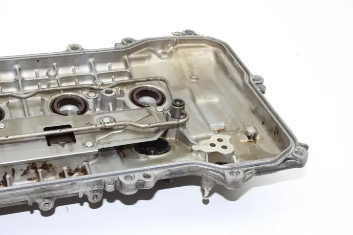 Toyota Prius (XW30) (2009 - 2015) Крышка головки блока цилиндров — фото 3