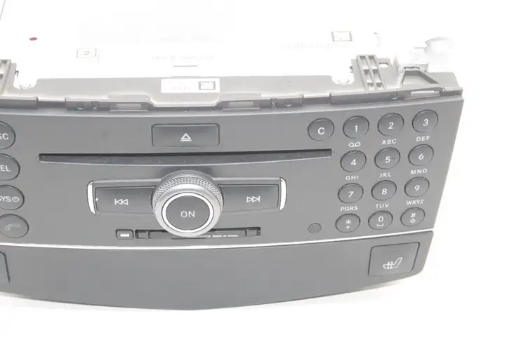 Mercedes-Benz C W204 (2007 - 2014) A2049061002 Магнитола / мультимедийная система — фото 3